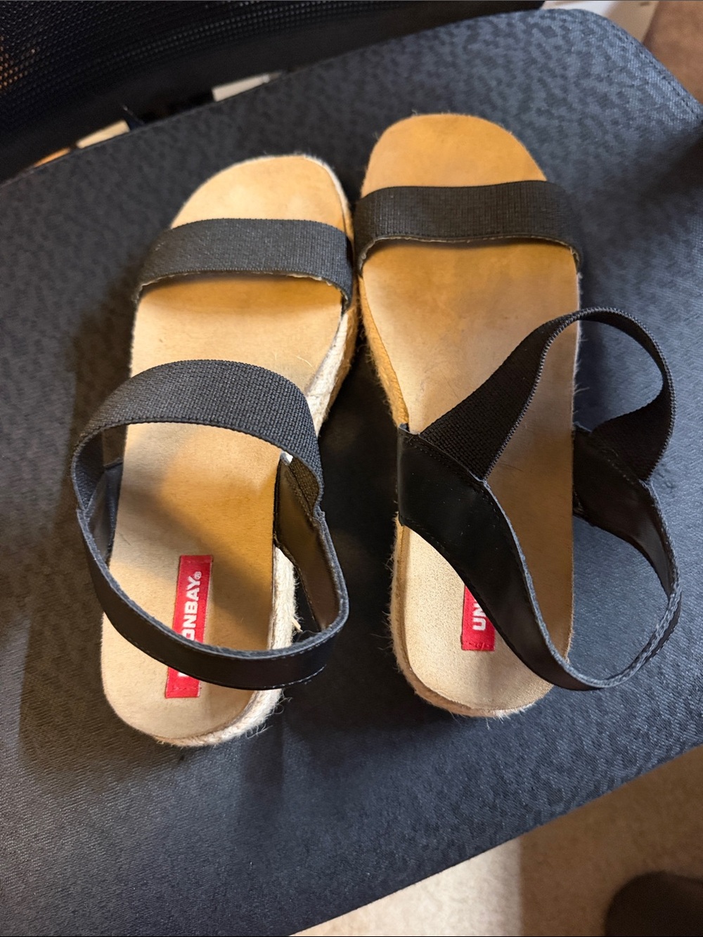 UNIONBAY Black Elastic Strap Sandals with Tan Footbed